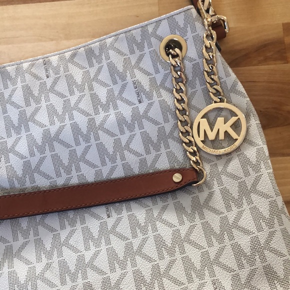 Authentic Michael Kors Purse - Picture 2 of 4